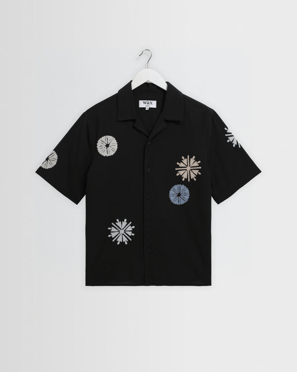 wax london men's Didcot - Black And Multicolour Round Applique Short-Sleeve Shirt