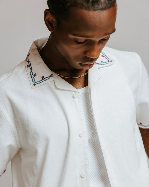 wax london men's Didcot - Ecru Cross-Stitch Border Short-Sleeve Shirt