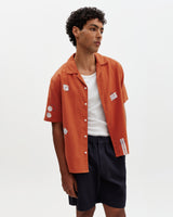 wax london men's Didcot - Terracotta And Ecru Scribble Applique Short-Sleeve Shirt