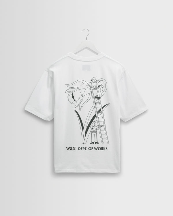 wax london men's Milton - White Daffodil Graphic Organic Cotton T-Shirt